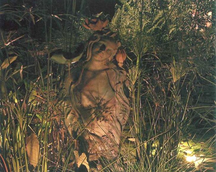 estatuetas-com-iluminacao-noctura