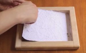 Aprenda a Reciclar Papel em Casa: Um Guia Prático e Divertido