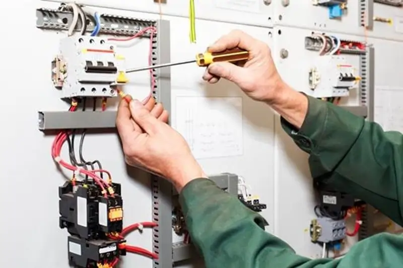 Como contratar um eletricista em São Paulo com agilidade, segurança e bom preço